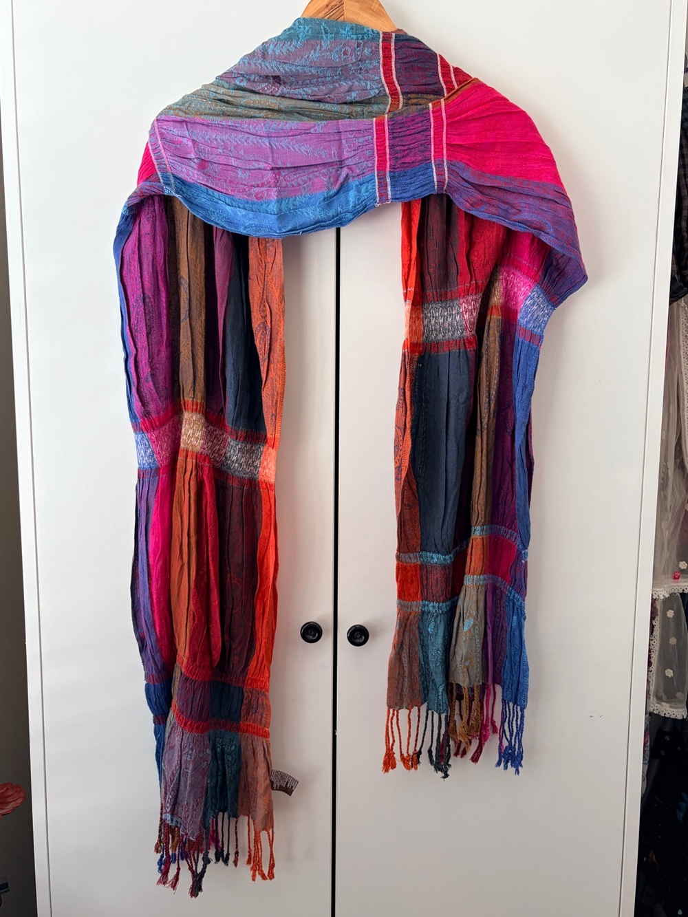 Multicolor Women's Lightweight Woven Scarf - Vibrant Stripe Wrap